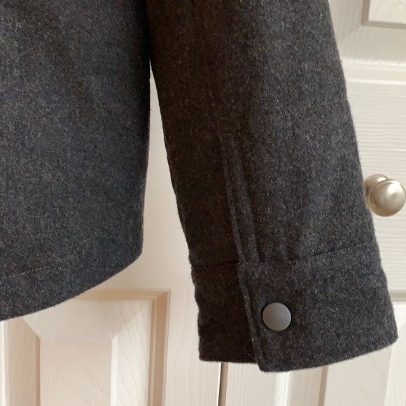 ⚡️Men’s Patagonia jacket! - Picture 5 of 5